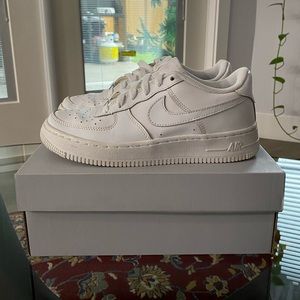 NIKE Air Force 1 White GS